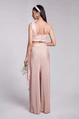 Fusion Set With Floral Details