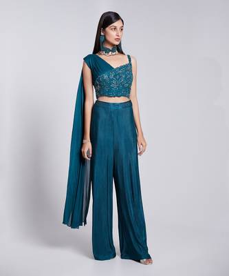 A Beautiful Fusion Set With Asymmetric Neckline Details 2