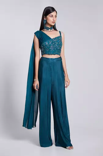 A Beautiful Fusion Set With Asymmetric Neckline Details