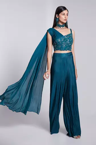 A Beautiful Fusion Set With Asymmetric Neckline Details