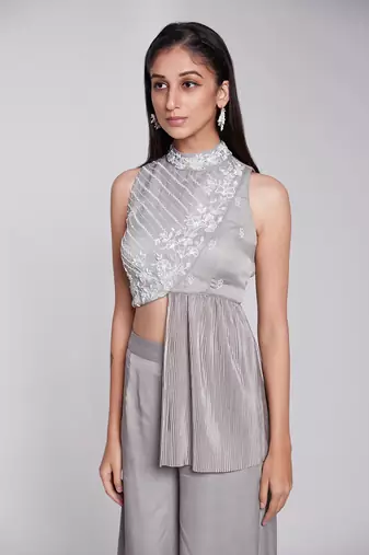 Peplum Top Set On One Side Of The Wait