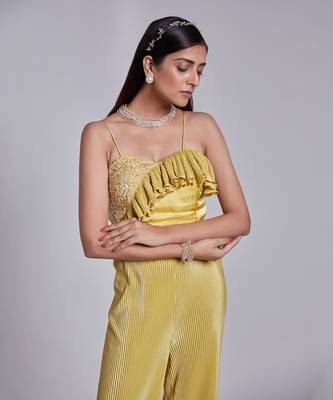 Beautiful Two Piece Set With Asymmetric Blouse Details The Pants Are In Crush Fabric 3