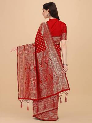 Red Woven Banarasi Saree Without Blouse 3