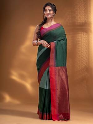 Bottol Green Pure Cotton handwoven soft Saree with zari pallu 2