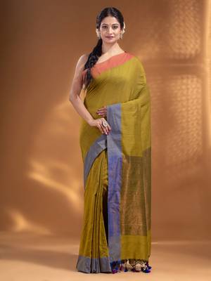 Green Pure Cotton handwoven soft Saree with zari pallu 1