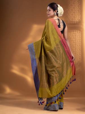 Green Pure Cotton handwoven soft Saree with zari pallu 4