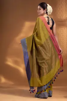 Green Pure Cotton handwoven soft Saree with zari pallu