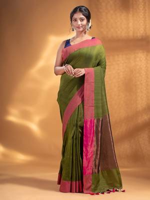 Green Pure Cotton Woven Design soft Saree with zari pallu 1