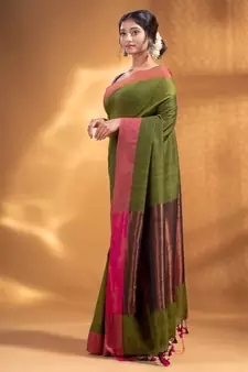 Green Pure Cotton Woven Design soft Saree with zari pallu