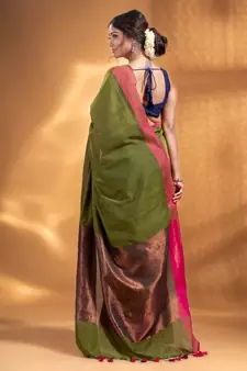 Green Pure Cotton Woven Design soft Saree with zari pallu