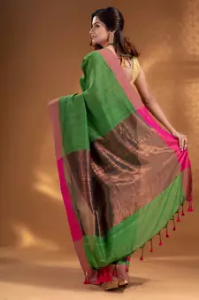 Green Pure Cotton Woven Design soft Saree with zari pallu