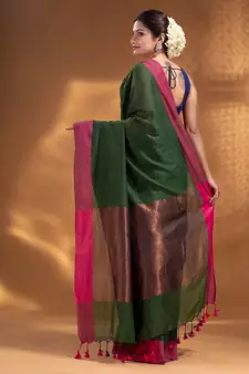 Bottol Green Pure Cotton Woven Design soft Saree with zari pallu