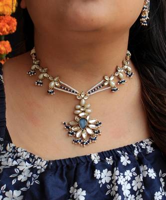 Floral Grace Choker Set 1