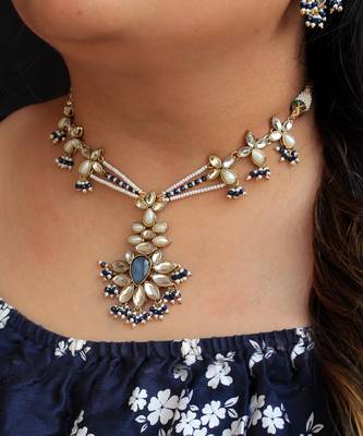 Floral Grace Choker Set 3