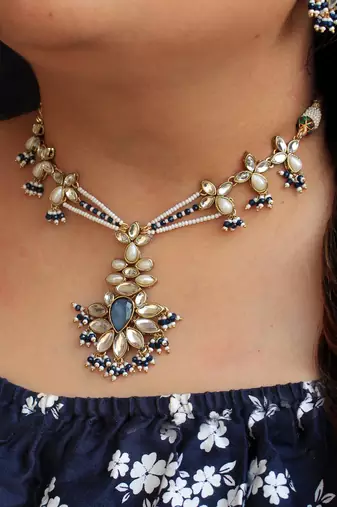 Floral Grace Choker Set