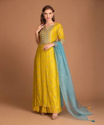 Jasmine Yellow Kurta Set With Hand Work Of Dabka And Contrast Teal Blue Dupatta 1