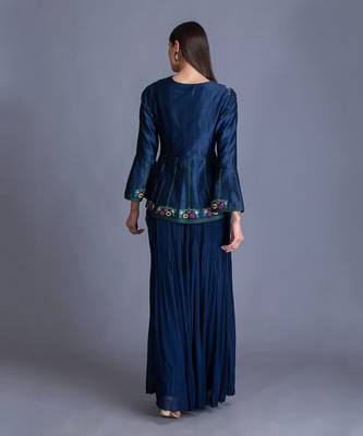 Look Young In Our Midnight Blue Top With Resham Work & Crinkled Palazzo Set 3