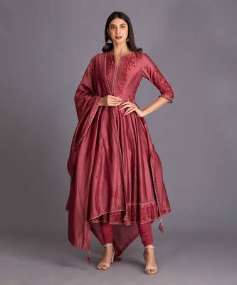 Go For This Simple & Elegant Look In This Beautiful Thread Work Mulbury Anarkali 1