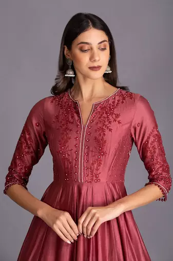 Go For This Simple & Elegant Look In This Beautiful Thread Work Mulbury Anarkali