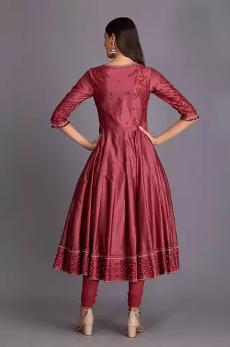 Go For This Simple & Elegant Look In This Beautiful Thread Work Mulbury Anarkali