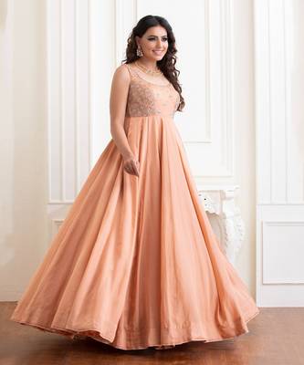 Peach Bloom Silk Linen Anarkali With Handwork Of Zardozi In Chand Motifs Clubbed With Mukaish Dupatta. 3