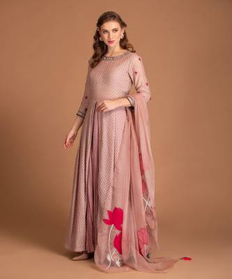 Mauve Chalk Anarkali Crinkle Details & Applique Dupatta 1