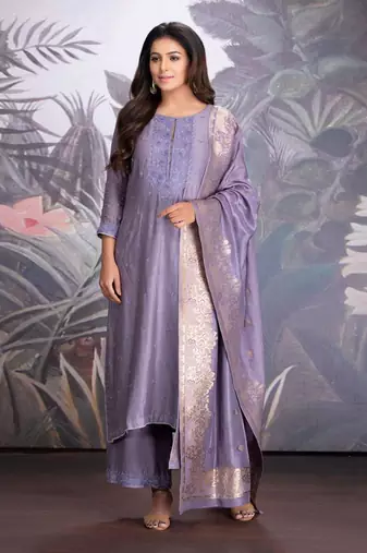 Heirloom Lilac Chanderi Silk Kurta With Hand Work Of Resham And Dabka Clubbed