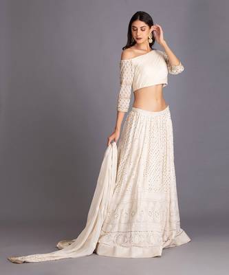 A Fusion Of Classic And Modern Lehenga Set With Ruched Blouse & Dupatta 2