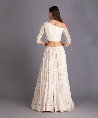 A Fusion Of Classic And Modern Lehenga Set With Ruched Blouse & Dupatta 3
