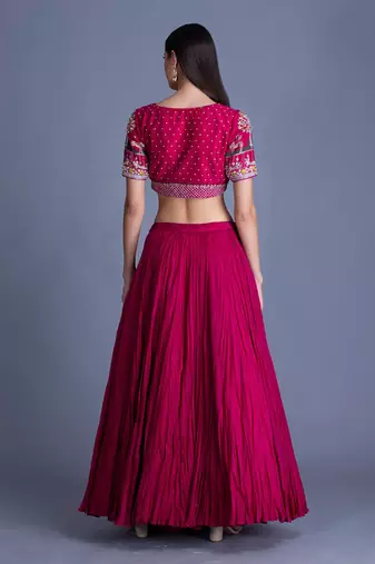 This Is Your Pick If You Have A Thing For Dainty Details & Pop Colors