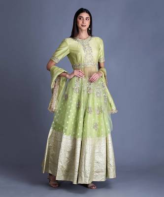 This Summer Go For The Refreshing Lime Green Banarsi Lehenga 2