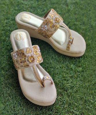 Gota Kolhapuri Wedges 1