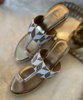 Gold Kolhapuri Wedges 4