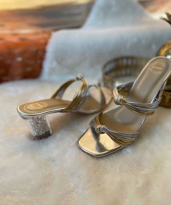 Knot Pearl Heels 1