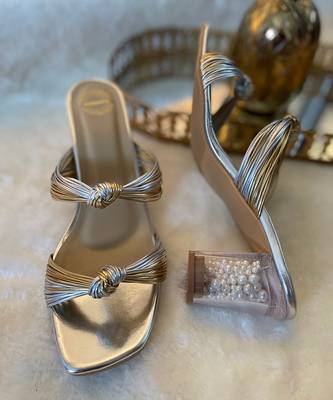 Knot Pearl Heels 4