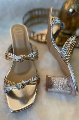Knot Pearl Heels