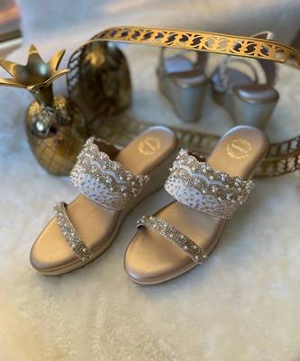 Gold Scallop Wedges 1