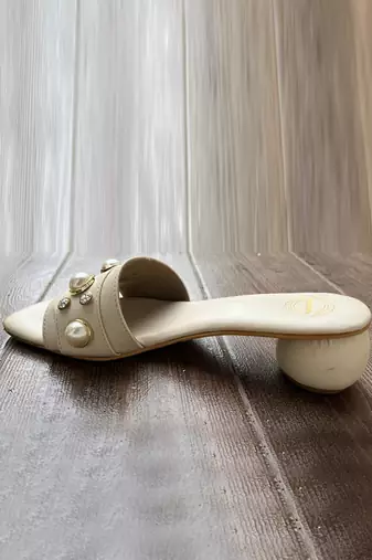 Cream Round Pearl Heels