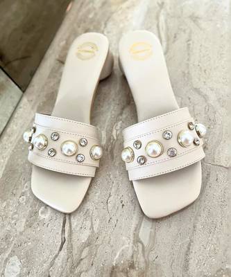 Cream Round Pearl Heels 3