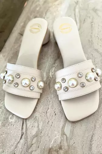 Cream Round Pearl Heels