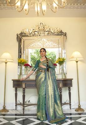 Green Kaabha Beautiful Silk Saree With Gold Zari Weaving Blouse 3