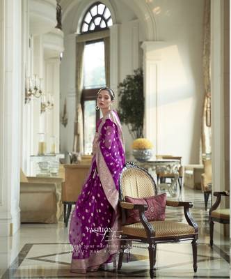 Women'S Designer Purple Soft Organza Silk Saree With Gold Zari Weaving Blouse 2