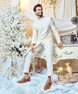 Seashell White Embroidered Sherwani Set 1