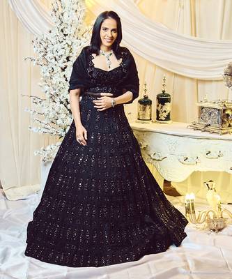 Jade Black Ardent Gown Set 1