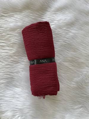 Maroon woven cotton hijab 3