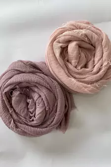 Mauve woven cotton hijab