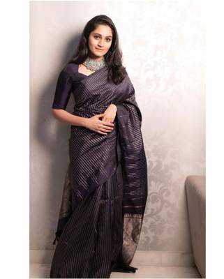 Black Woven Kanjivaram Silk Saree With Blouse Piece 2