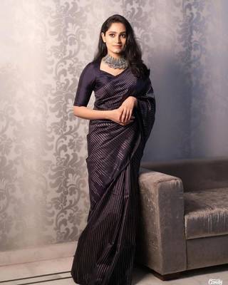 Black Woven Kanjivaram Silk Saree With Blouse Piece 3