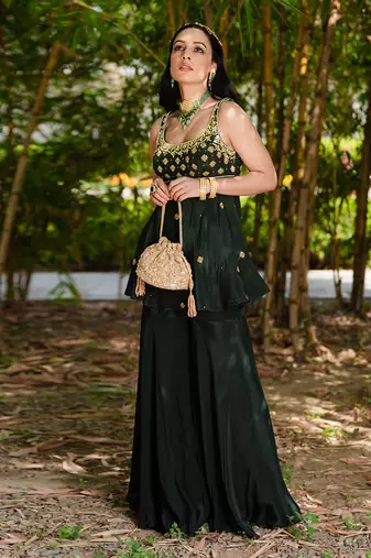 Aaisha Sharara Set