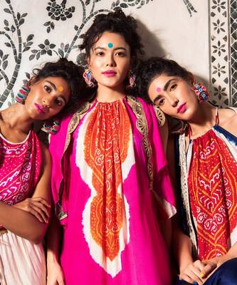 Fuchsia and orange gajji silk jumpsuit with bandhani patterns and jacket with pita work. 3